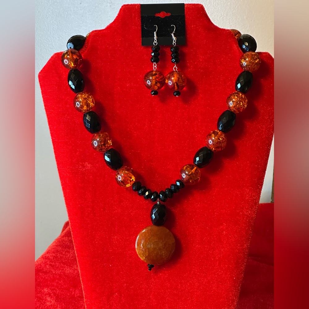 2Pc Amber & Onyx Necklace with Toggle clasp & plated findings.
